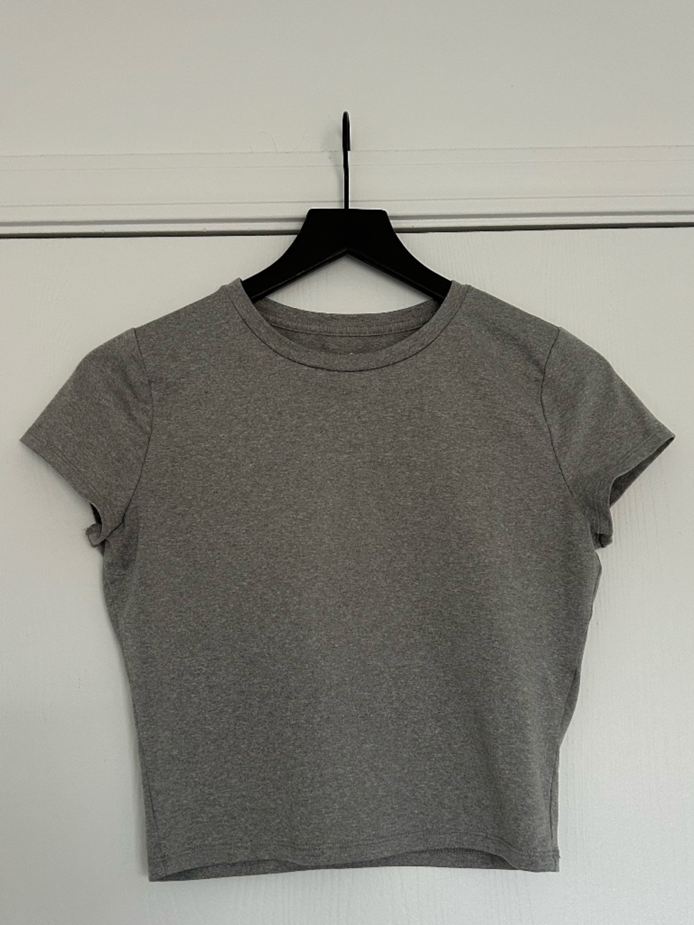 Heather Gray Crop T-Shirt - Hollister - Size M